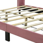 Lit plateforme rembourré grand format en velours