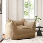 Un pouf individuel dans le salon