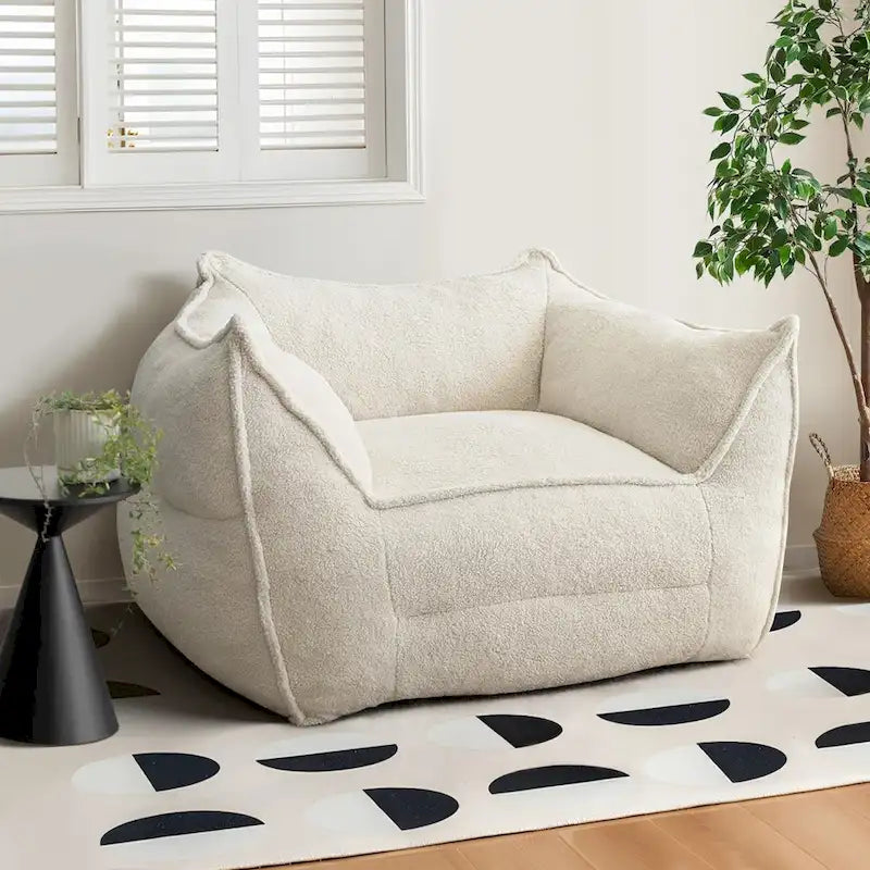 Un pouf individuel dans le salon