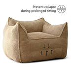 Un pouf individuel dans le salon