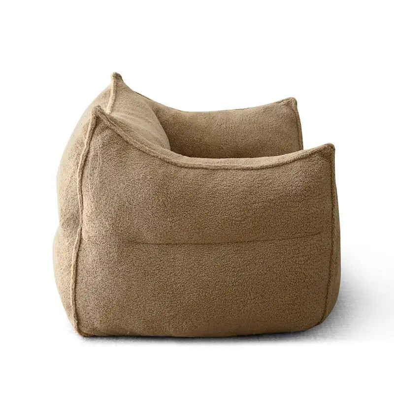 Un pouf individuel dans le salon