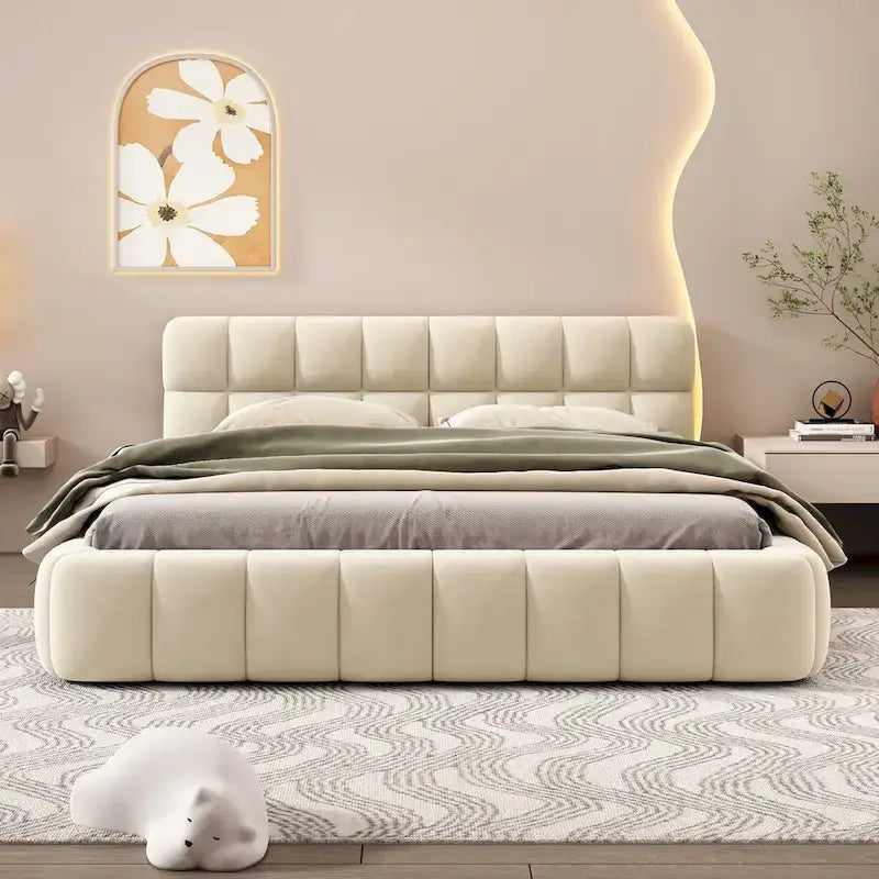 Lit plateforme capitonné avec tissu épais