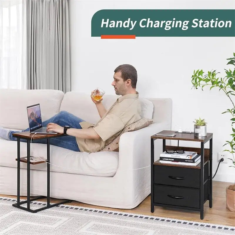 Table de chevet avec station de recharge